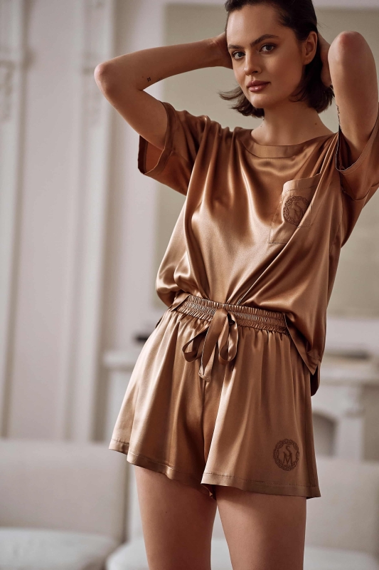 jedwabny komplet do spania, koszulka jedwabna, spodenki z jedwabiu, jedwabny set damski, piżama jedwabna, tshirt jedwab, ekskluzywna bielizna nocna na prezent, piżama damska premium, piżama silk.jpeg