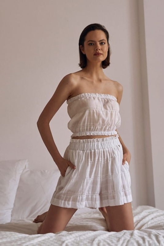 komplet plażowy biały,top i szorty plażowe,damski komplet na lato,stroj plażowy.jpg