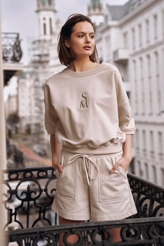 elegancki dres damski na lato, letni dres damski, dres damski premium,dres damski z krótkimi spodenkami, dres damski krótki rękaw,szorty damskie dresowe.jpg