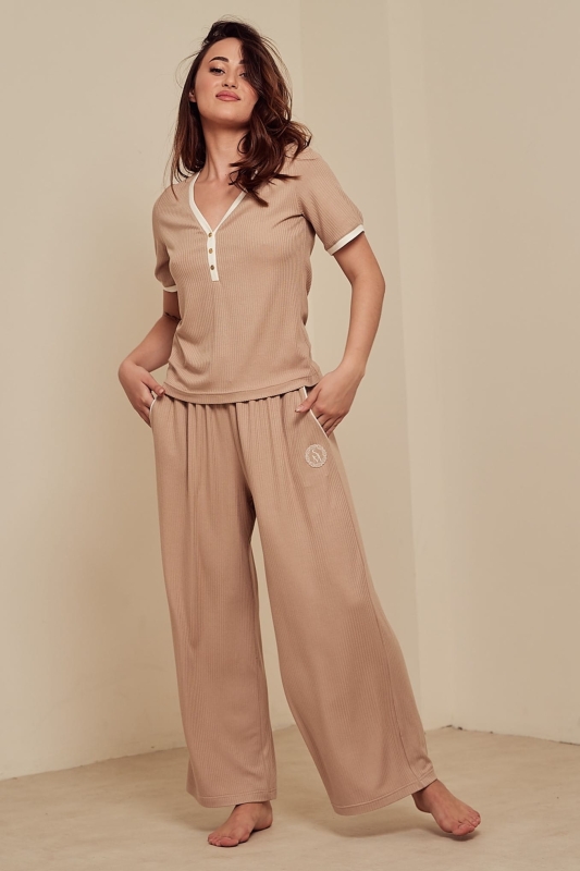 koszulka i spodnie damskie do spania,komplet damski homewear,elegancka piżama damska.jpg