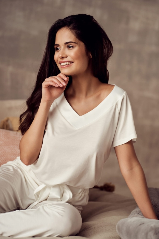 modna piżama damska, stylowa piżama, piżama eko, piżama ze spodniami, spodnie piżamowe, elegancka piżama, spodnie do spania, homewear.jpg