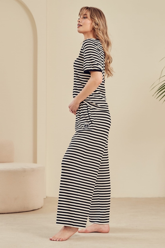 komplet damski homewear,szerokie spodnie damskie piżamowe,koszulka i spodnie do spania.jpg