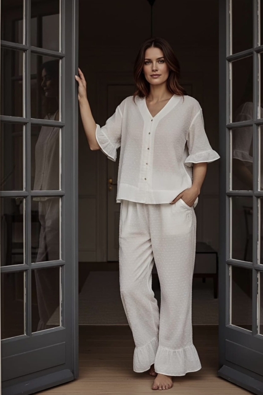 komplet biały koszula rozpinana i długie spodnie z falbanką.jpg