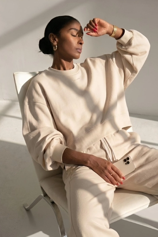 Muse wygodna bluza dresowa,bluza dresowa waniliowa,luźna bluza dresowa,modna bluza dresowa,elegancka bluza dresowa.jpg