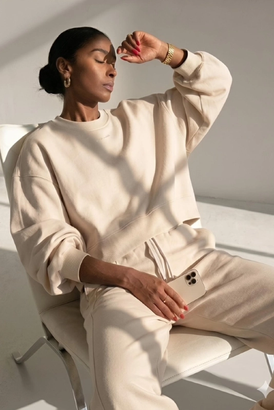 Muse wygodna bluza dresowa,bluza dresowa waniliowa,luźna bluza dresowa,modna bluza dresowa,elegancka bluza dresowa.jpg