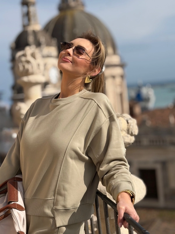 SOHO jasna oliwka bluza premium wygodna.jpg